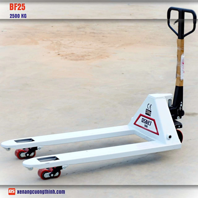 Xe nâng tay 2.5 tấn