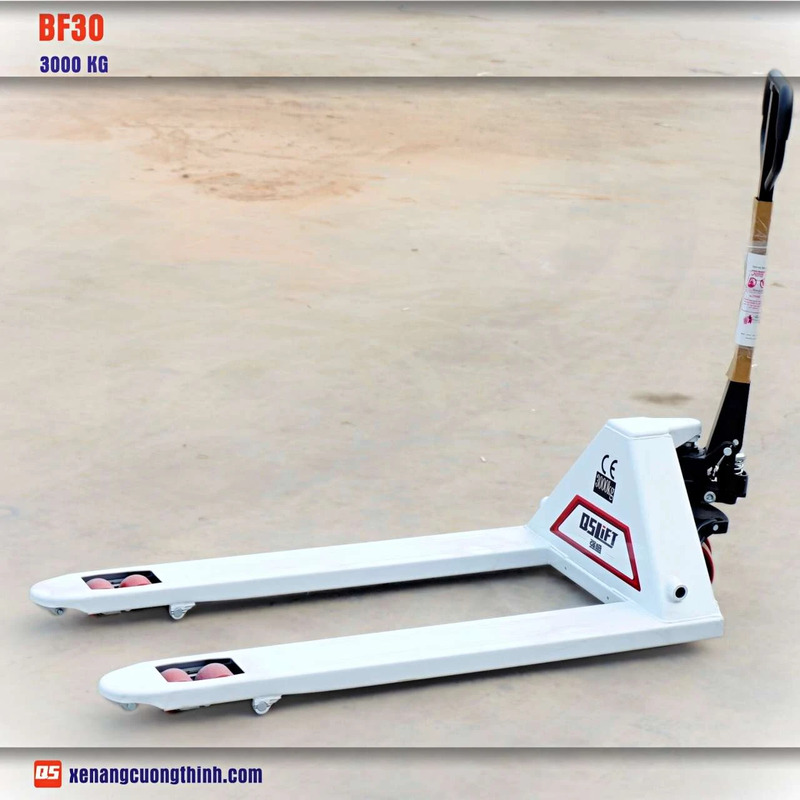 Xe nâng tay 3 tấn