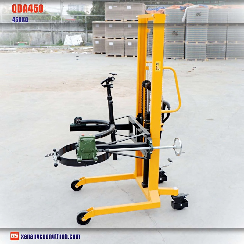 Xe nâng thùng phuy bằng tay