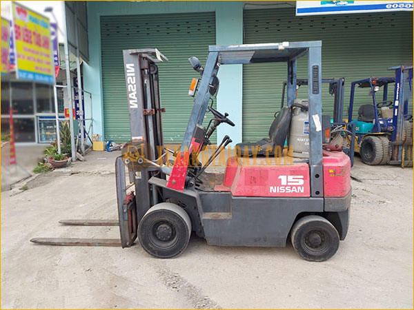 Xe nâng xăng - gas Nissan J01M15