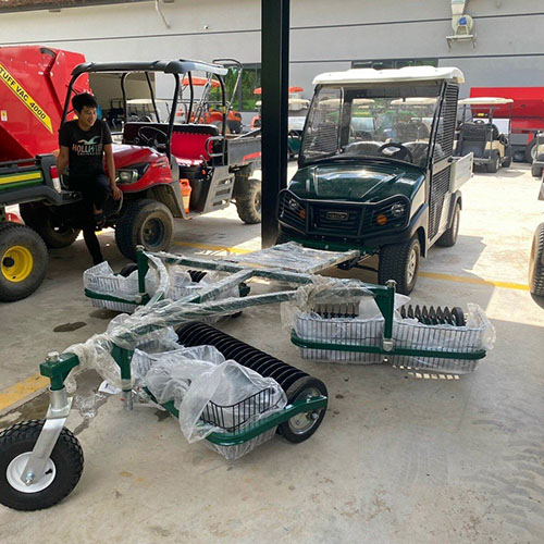 Xe nhặt bóng golf