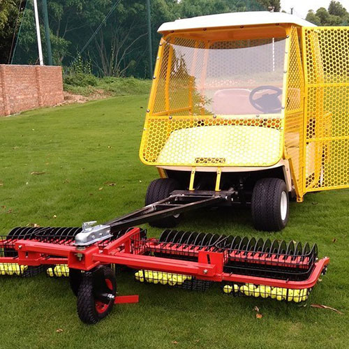 Xe nhặt bóng golf
