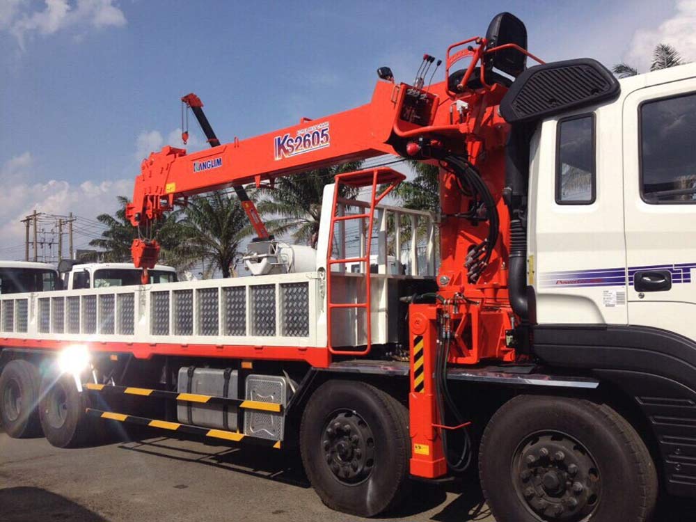 Xe tải cẩu