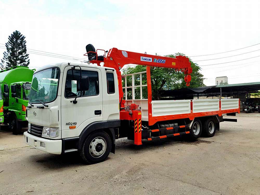 Xe tải cẩu
