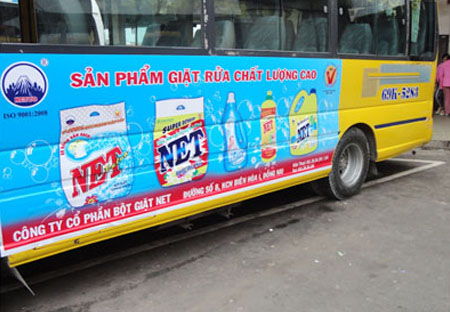 Quảng cáo trên xe buýt