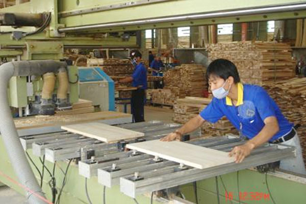 gia công cưa xẻ gỗ