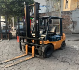 Xe nâng 2,5 tấn số sàn