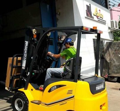 Xe nâng điện