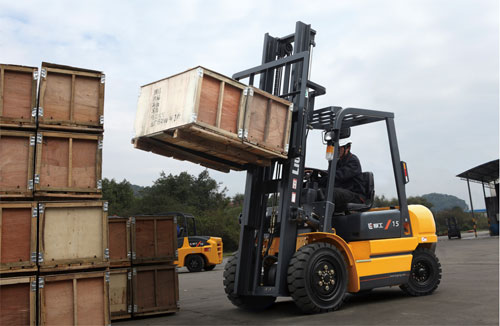 Xếp dỡ hàng hóa bằng nhân lực