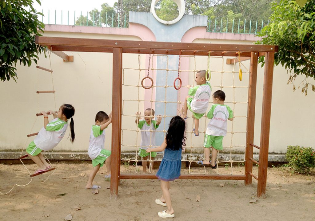 Xích đu nhựa giả mây