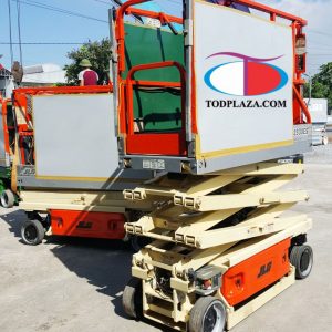 Xe nâng người cắt kéo