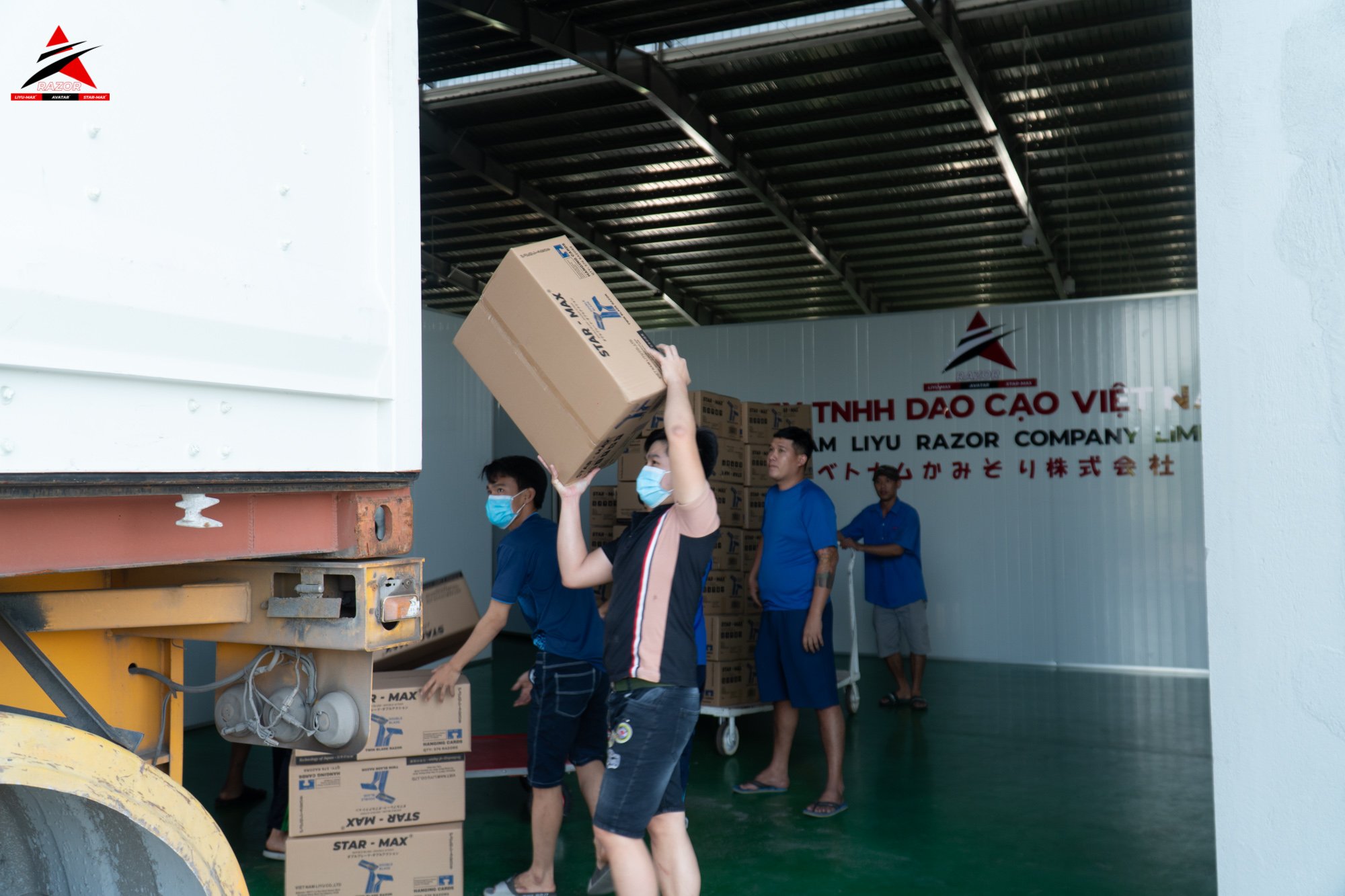Xuất nhập khẩu sản phẩm