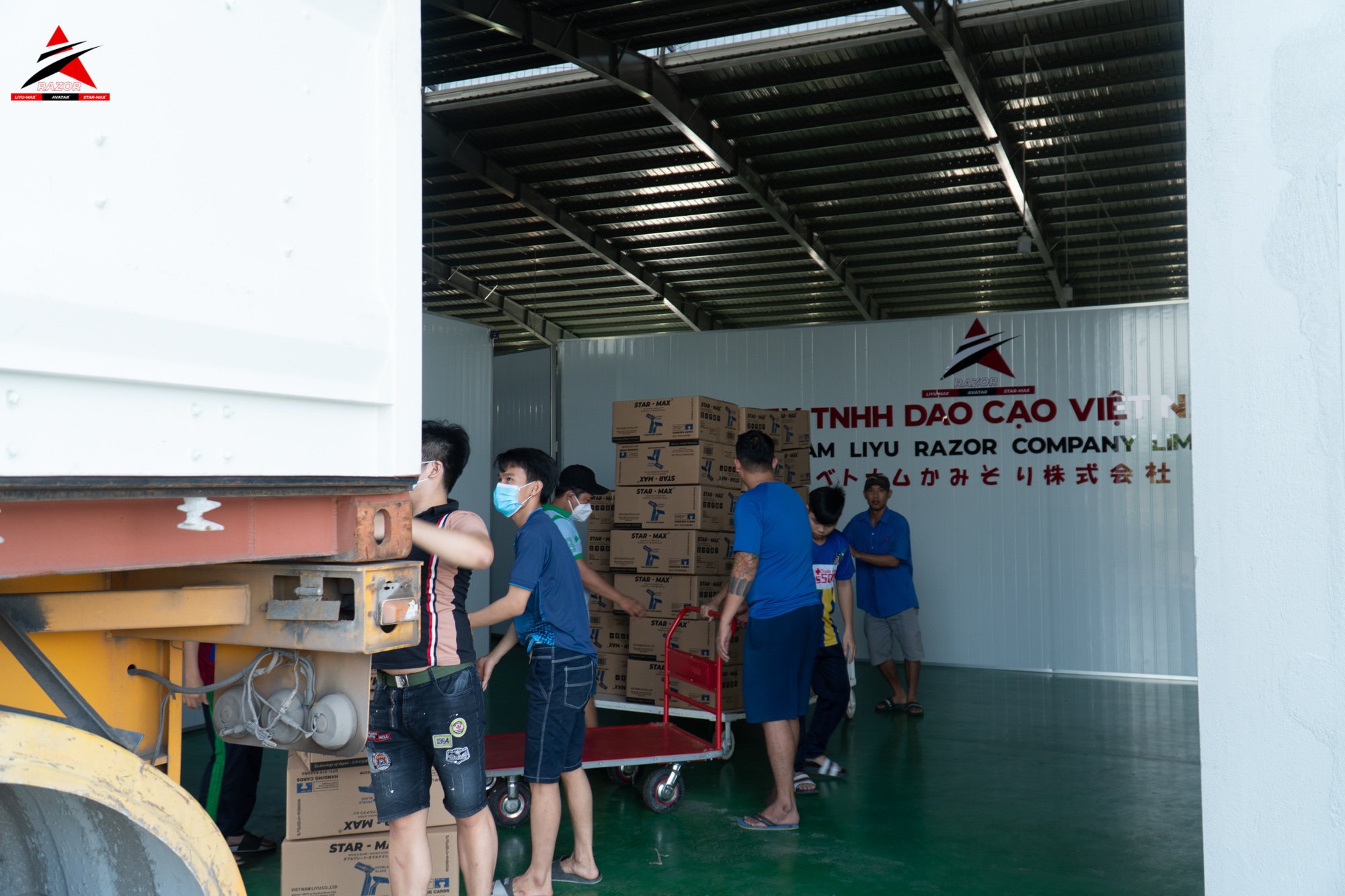 Xuất nhập khẩu sản phẩm