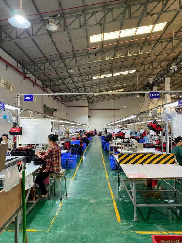 Xưởng sản xuất balo, túi xách