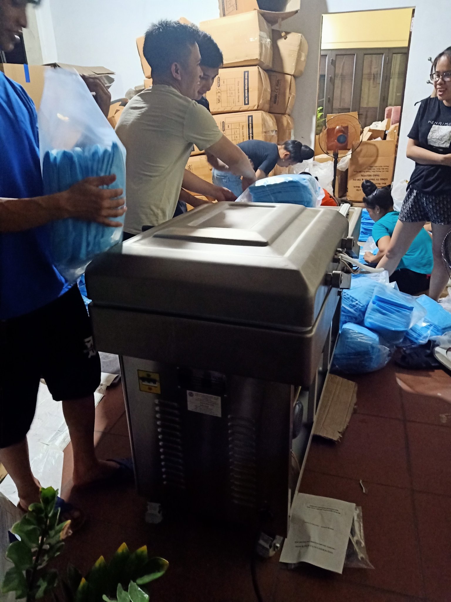 Hút chân không và tiệt trùng hàng hóa