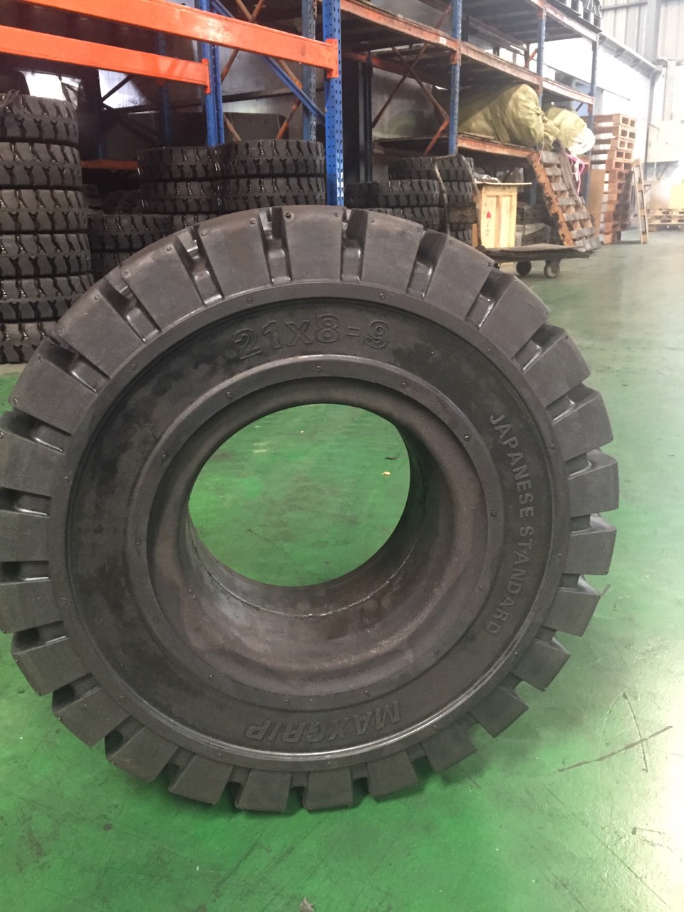 Bánh xe nâng điện