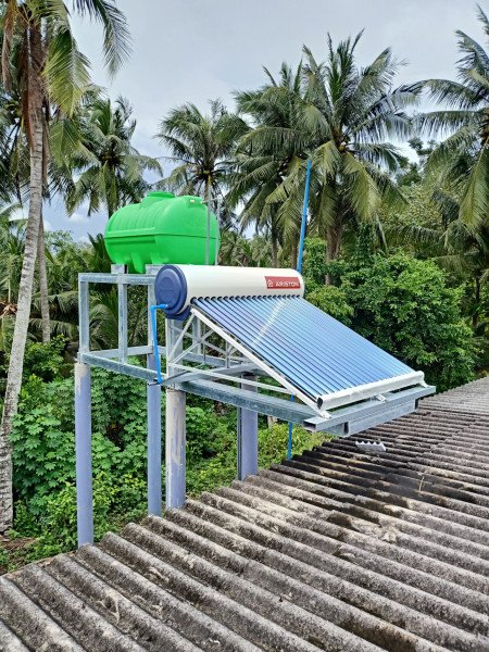 Máy nước nóng năng lượng mặt trời