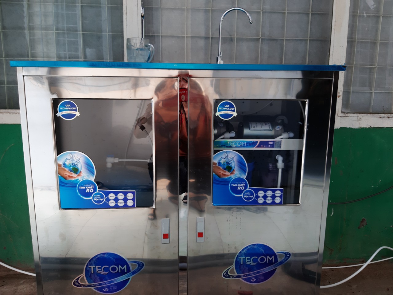 Máy nước nóng và quạt làm mát