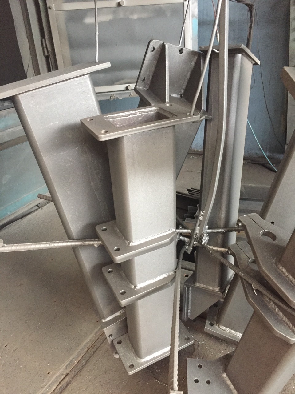 Sơn tĩnh điện thiết bị xây dựng