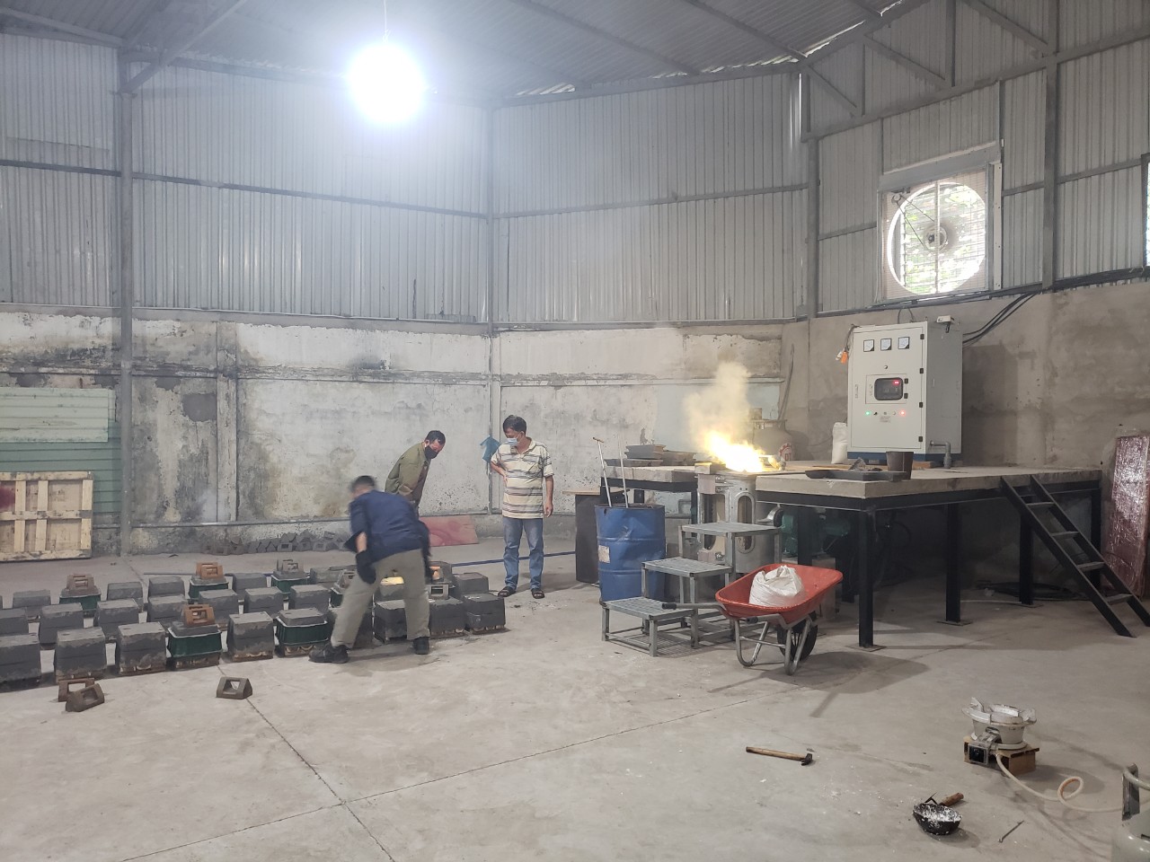 Lò đúc đồng cao tần 200kg