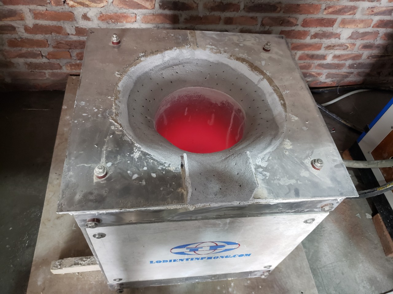 Lò đúc đồng cao tần 100kg