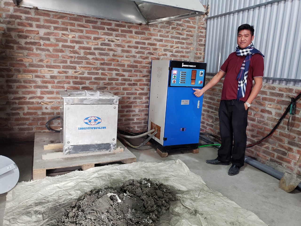 Lò đúc đồng cao tần 200kg