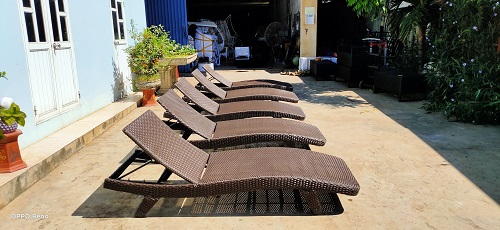 Ghế nằm bể bơi