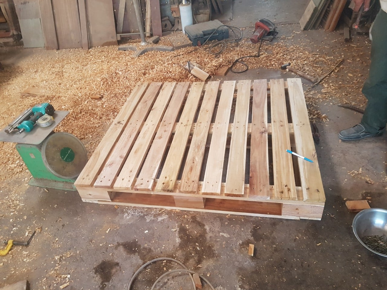 Pallet gỗ