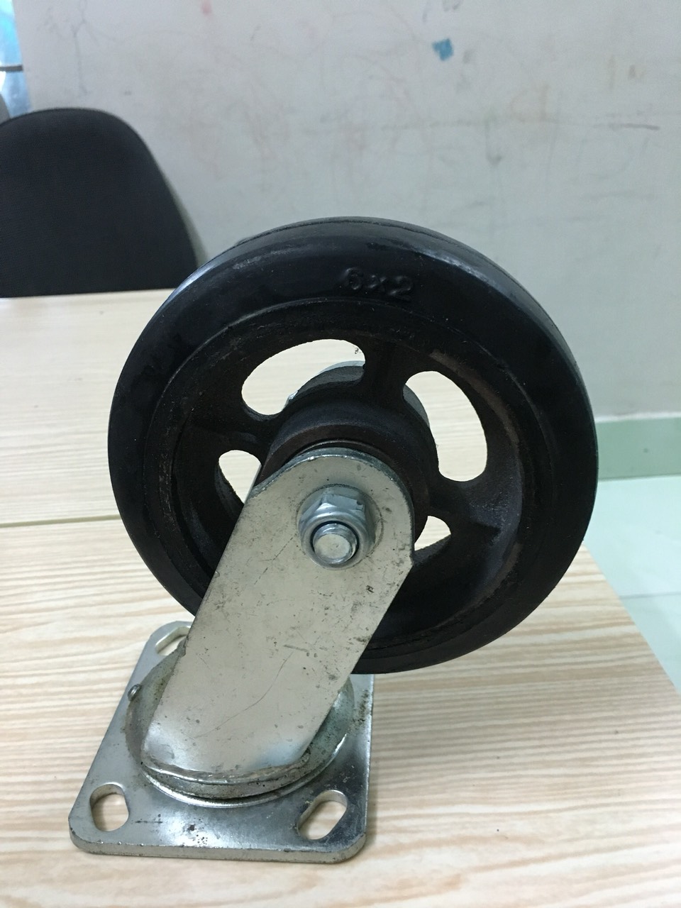 Bánh xe cao su chịu tải