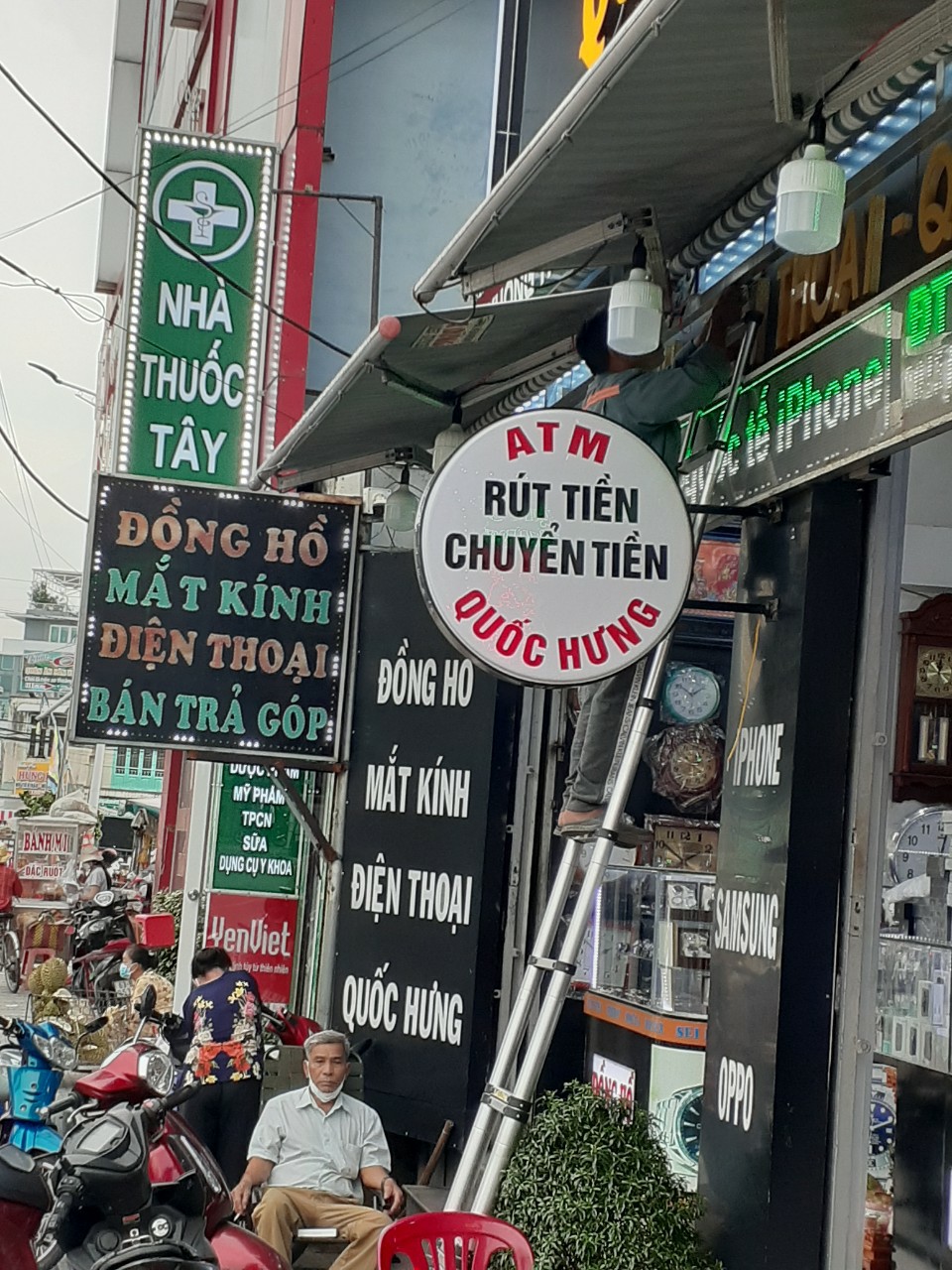 Thi công quảng cáo