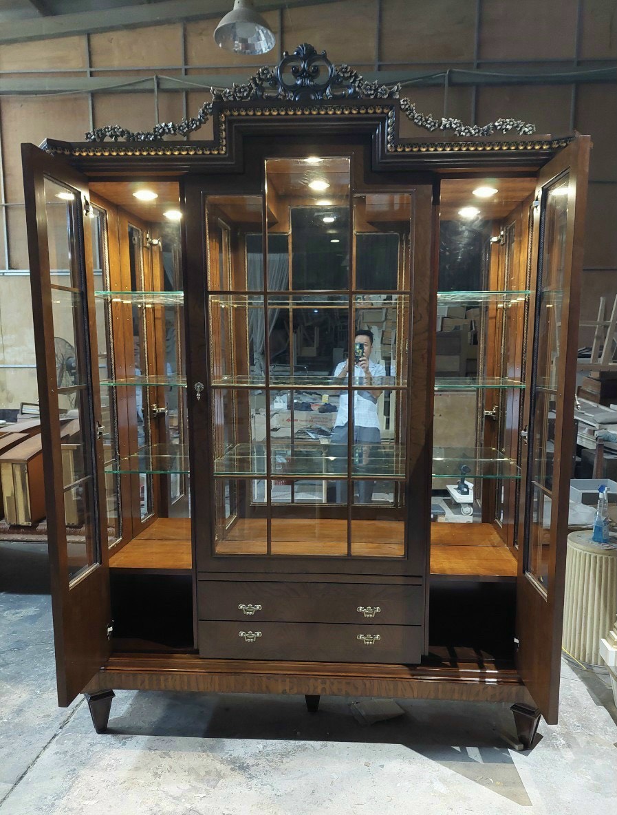 Tủ kệ trưng bày