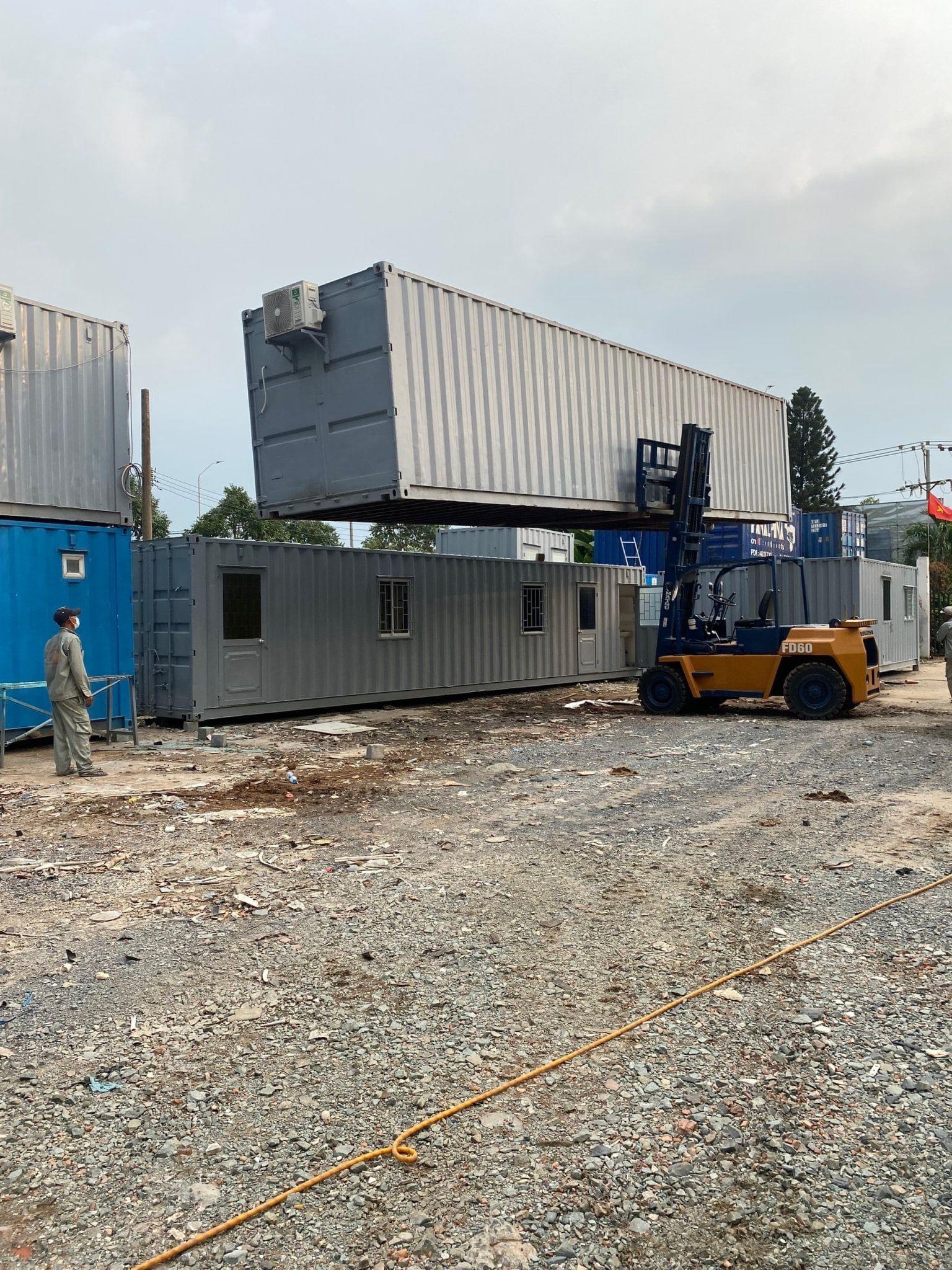 Dịch vụ thi công, cẩu hạ container