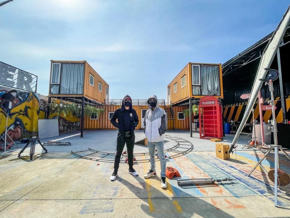 Dịch vụ thi công, cẩu hạ container