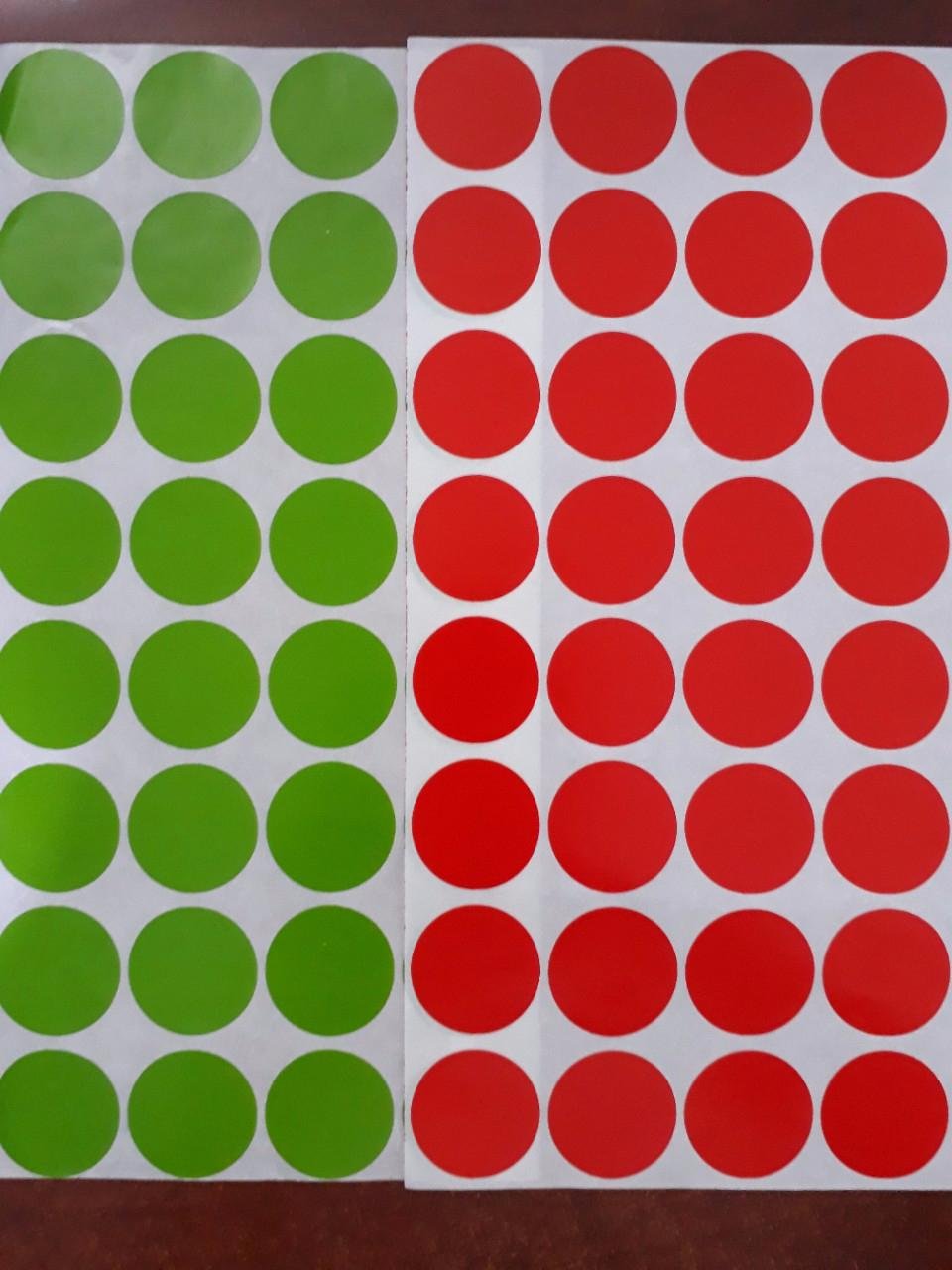 Decal tròn