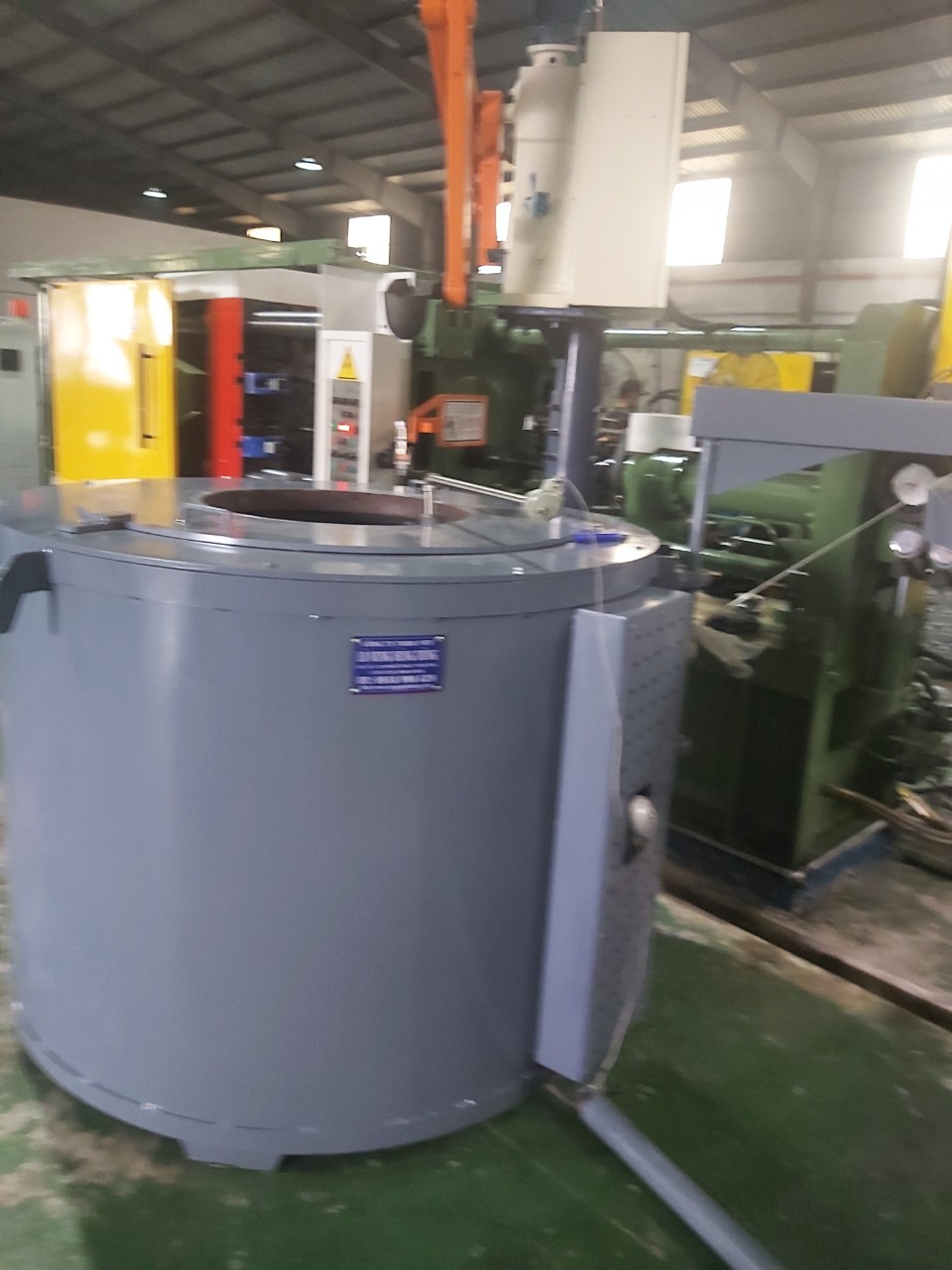 Lò nấu nhôm kim loại 500 kg