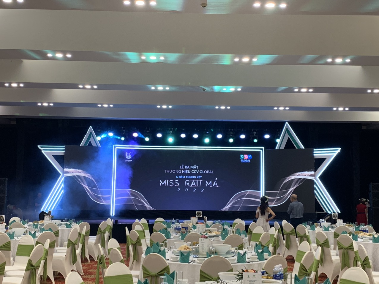 Tổ chức sự kiện