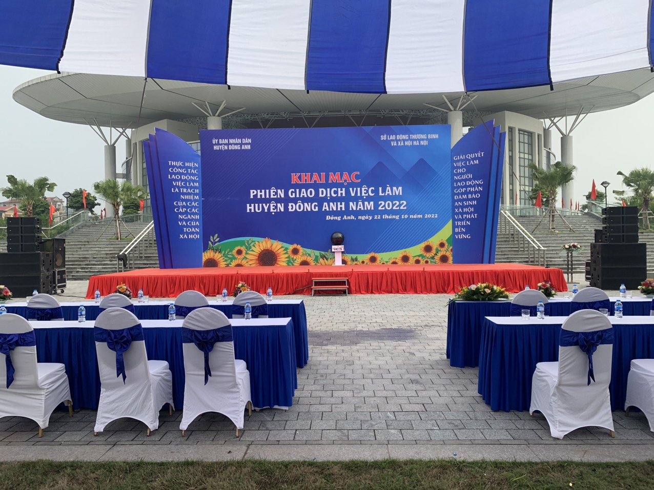 Tổ chức sự kiện
