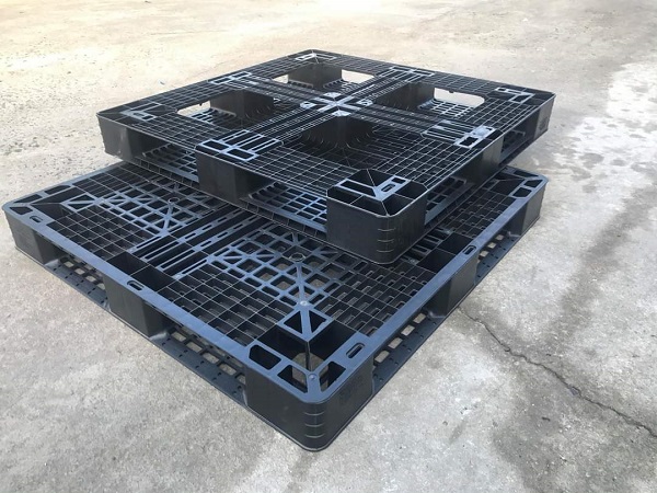 Pallet nhựa cũ