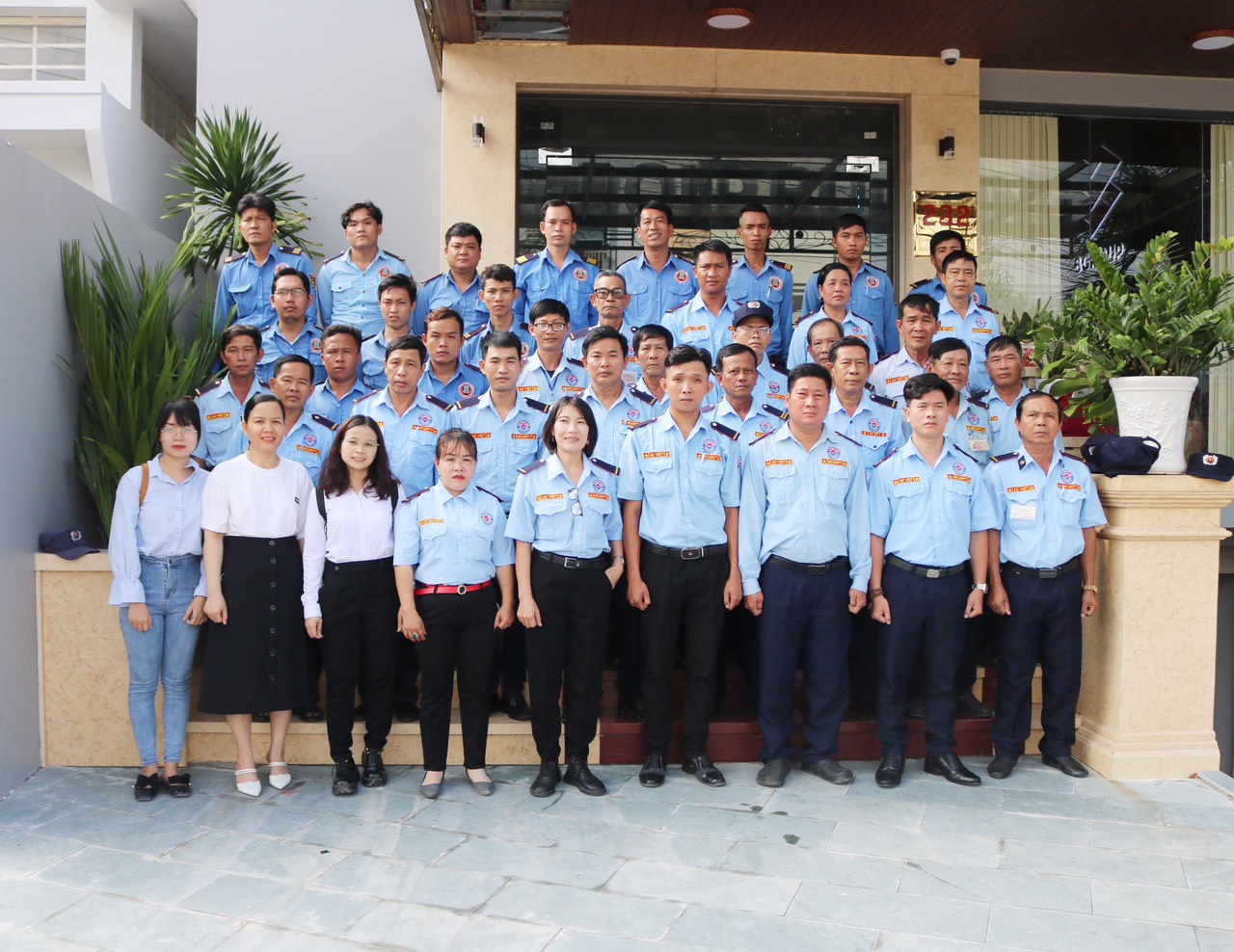 Đội ngũ nhân viên