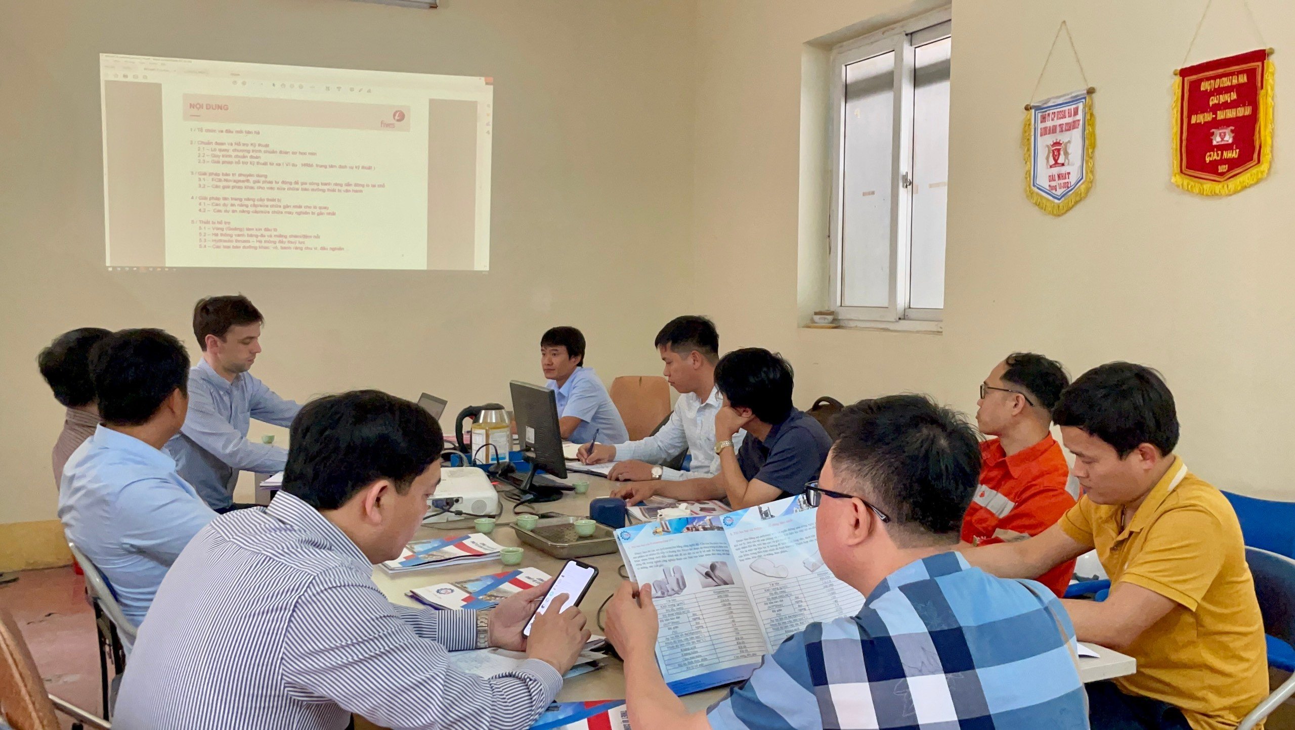 Đội ngũ nhân viên