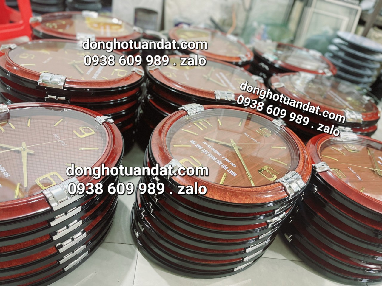 Đồng hồ treo tường