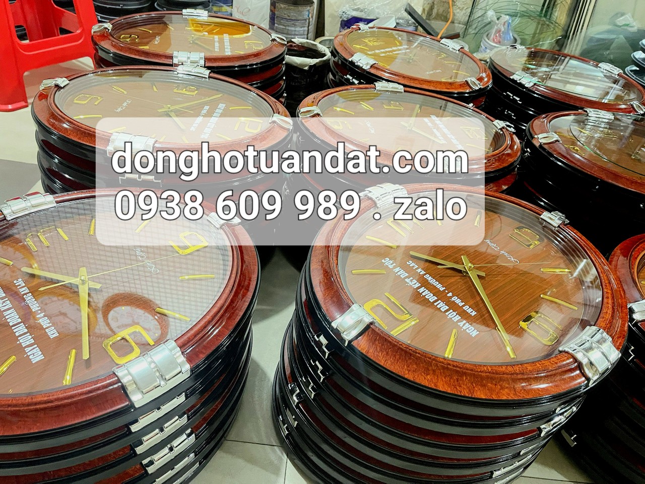 Đồng hồ treo tường