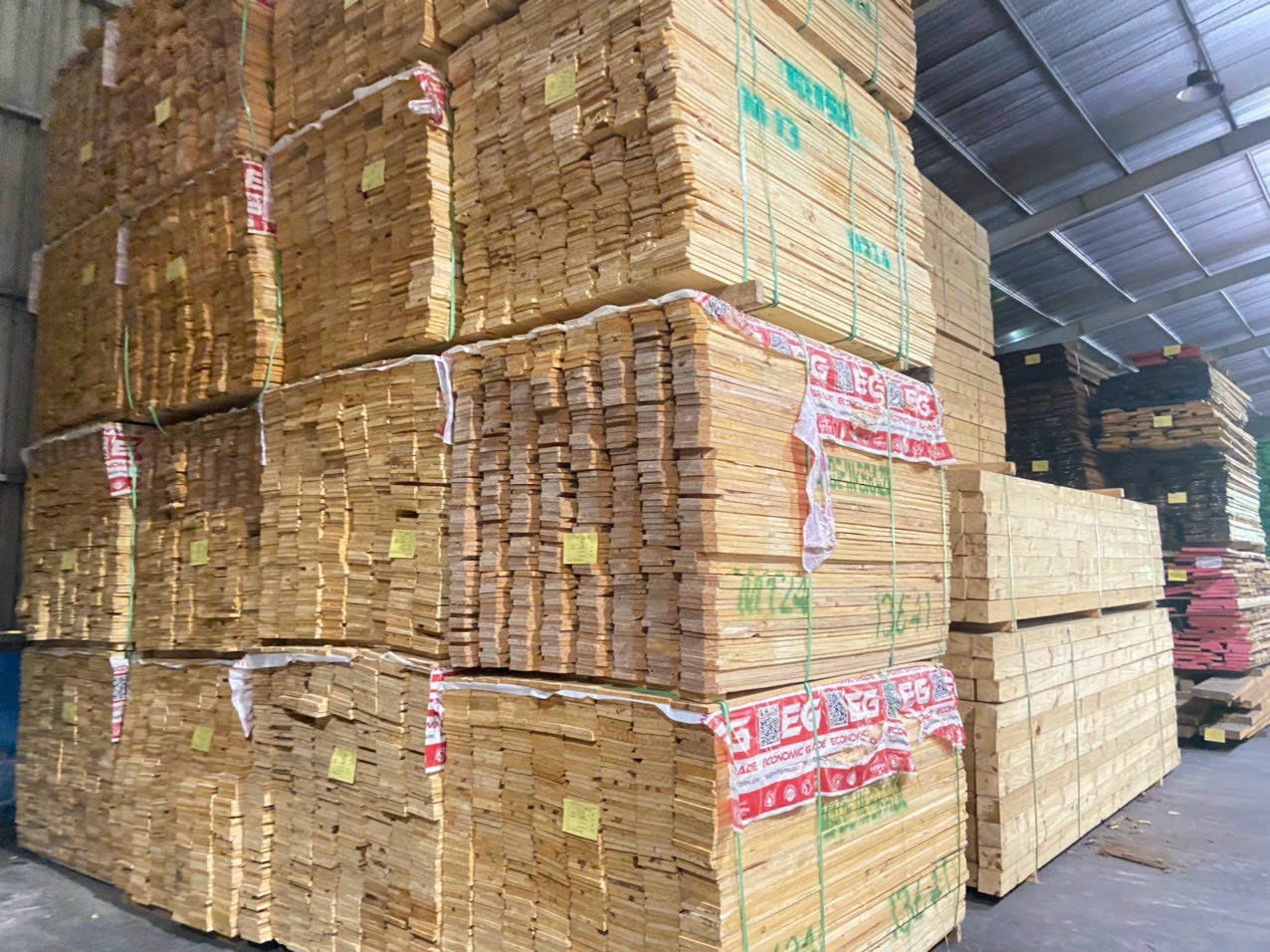 Gỗ thông nhập khẩu