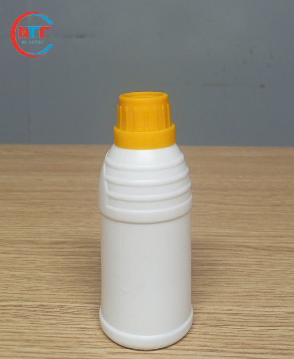 Chai nhựa đựng thuốc bảo vệ thực vật