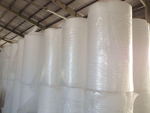 Màng PE foam cuộn