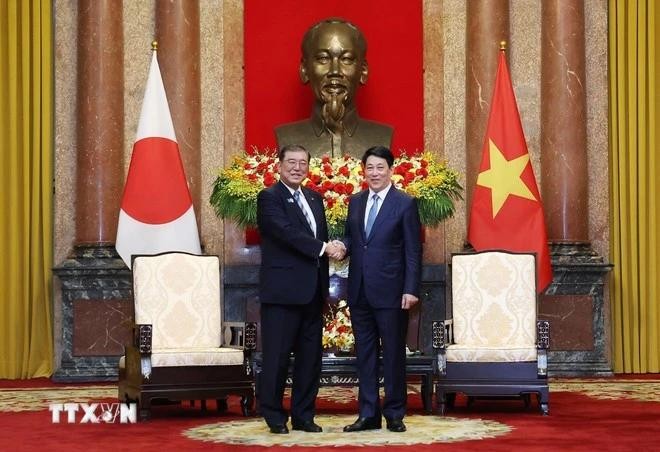 越南国家主席梁强会见日本首相石破茂