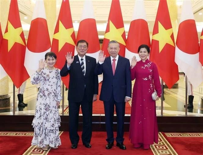 越共中央总书记苏林会见日本首相石破茂