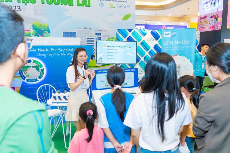 Recycle Bottles - Grow the Future: Far Eastern Polytex and AEON MALL Promote Green Living at ECO EVENT 2025 - Ảnh 1