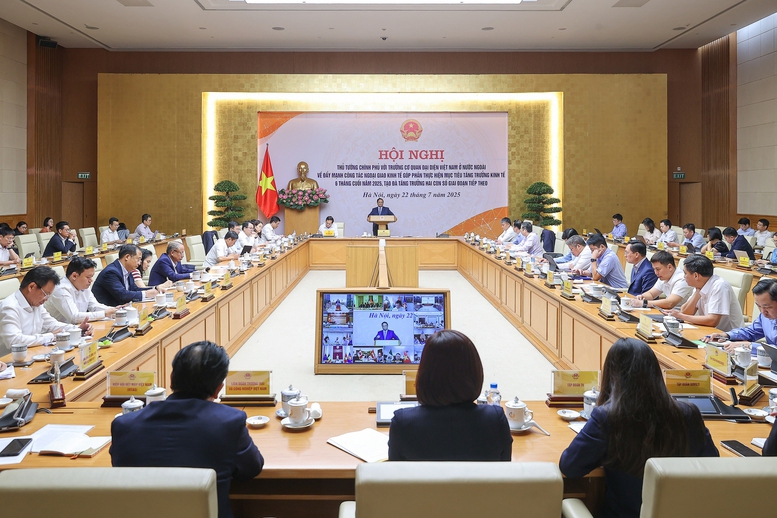 敦促海外越南任务进一步加速经济外交